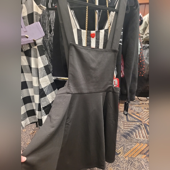 Pinafore dress with pockets - Picture 9 of 11